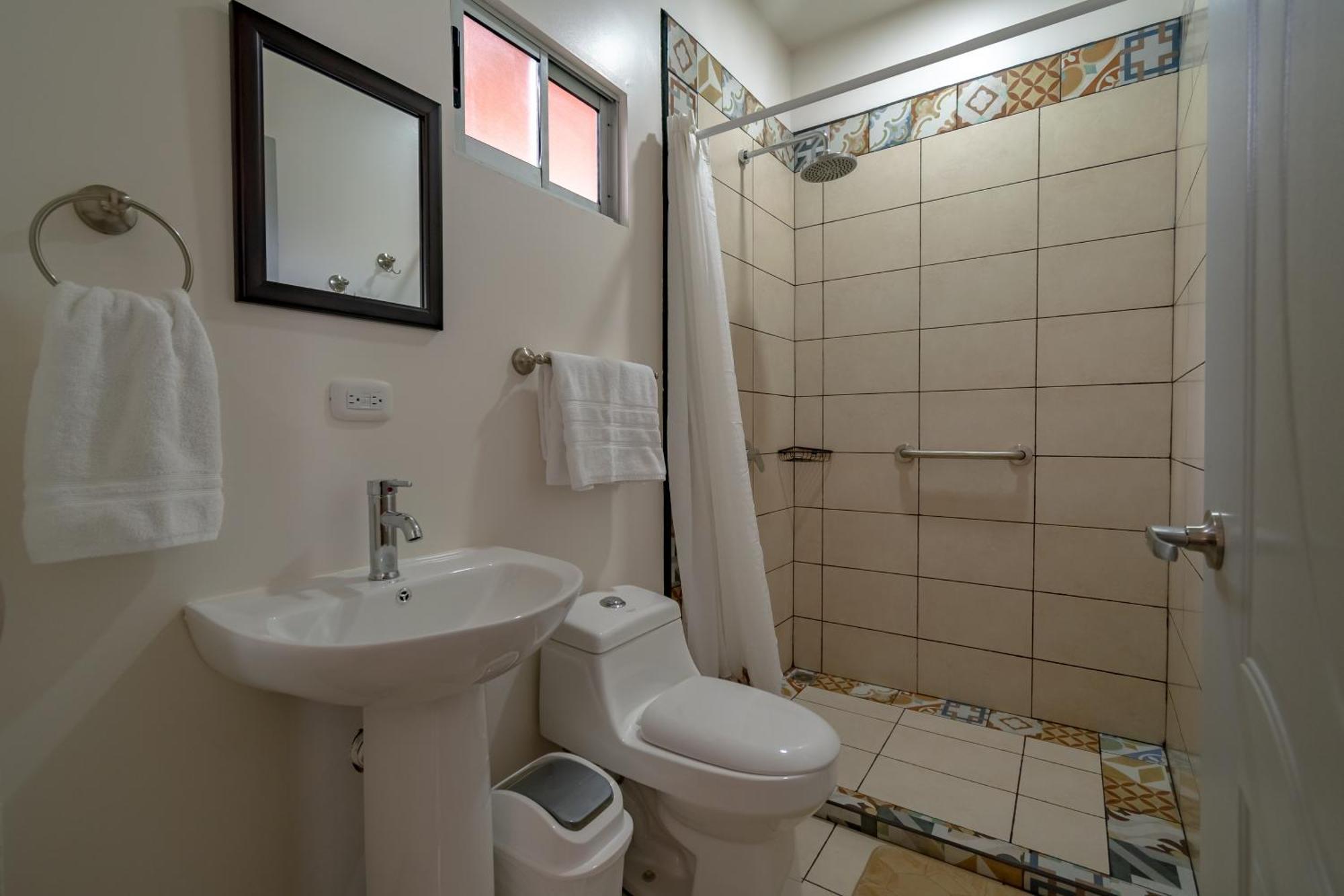Alice Y Juancito Boutique Hotel Alajuela Rom bilde